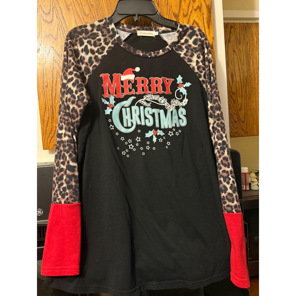 Southern stitch ladies Christmas shirt size M leopard print sleeves w/ red - Picture 1 of 3